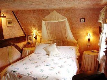 Thatched 3*