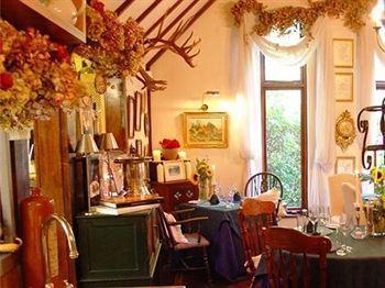 Hotel Thatched